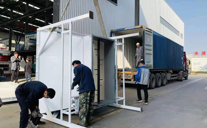 顆粒生產(chǎn)線設備裝車中